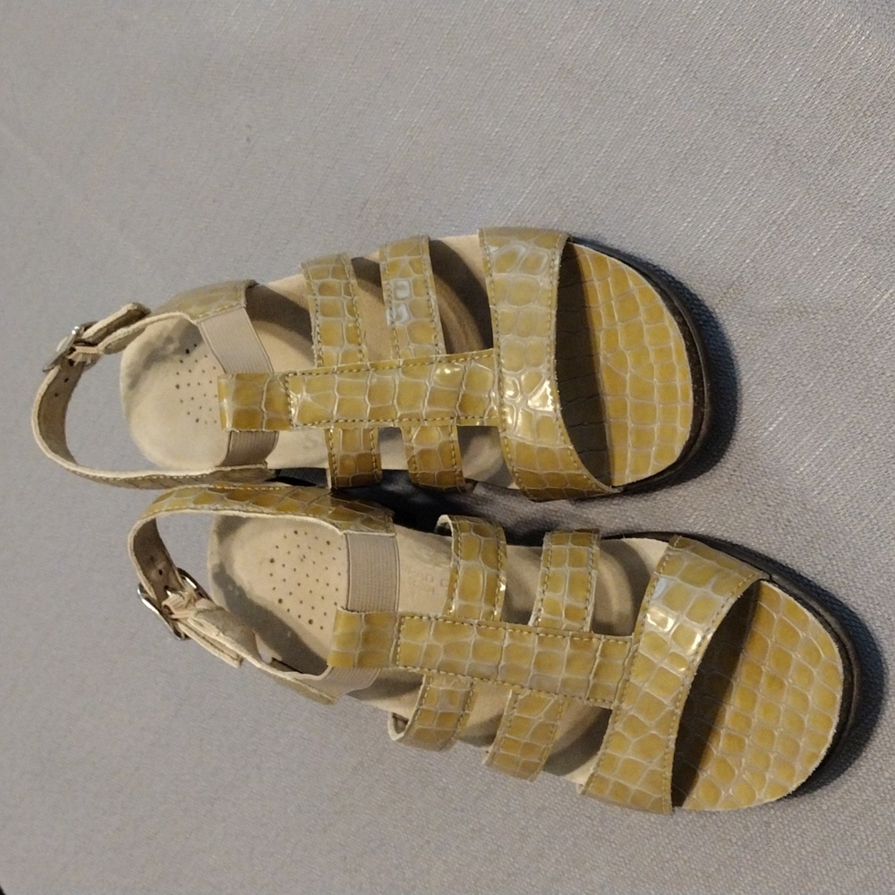 SAS Allegro Heel Strap Sandal Taupe Croc Print Patent Leather  Womens 5
